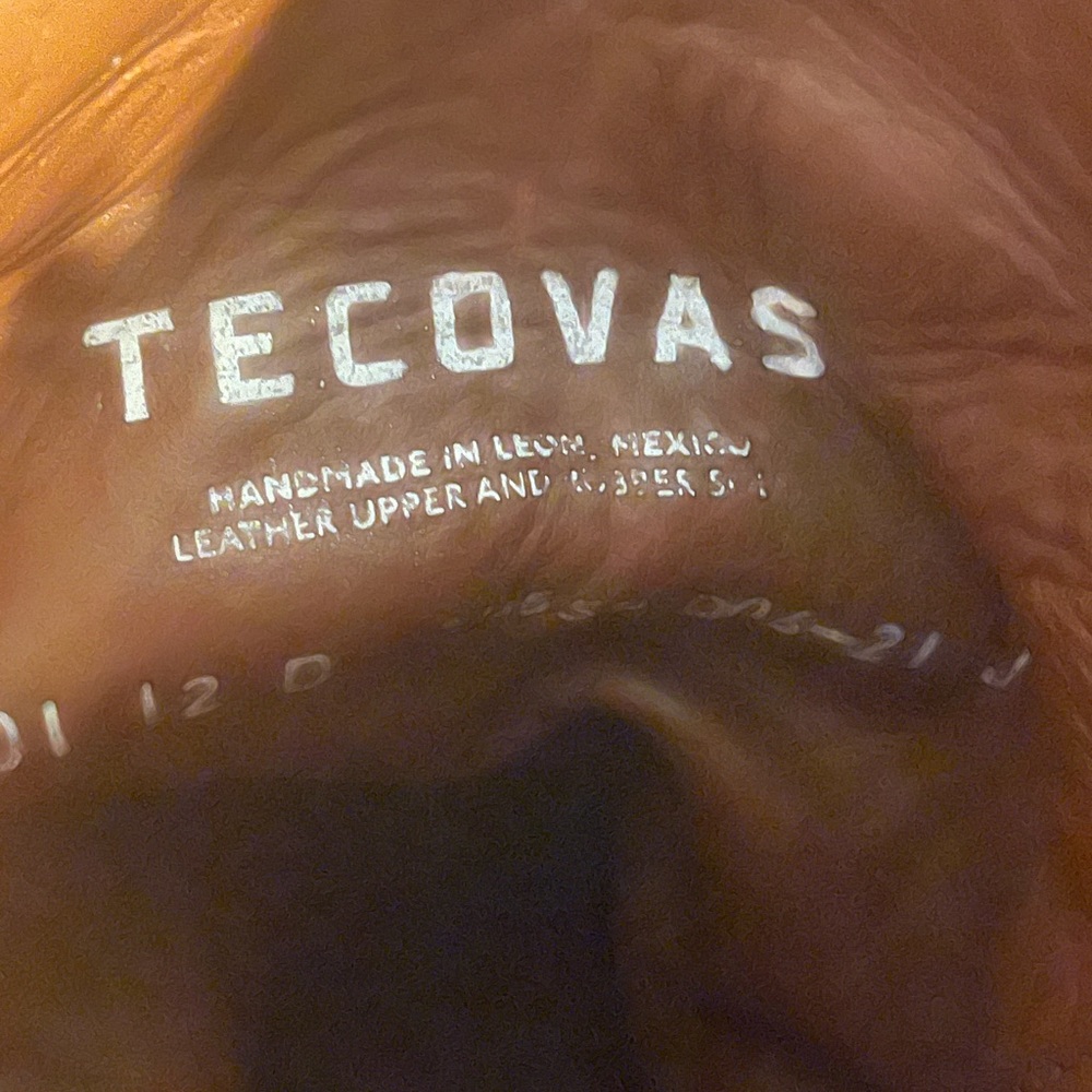 Slightly worn Tecovas bison. Have a few scuffs never fit me right